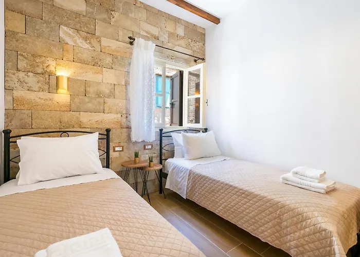 Διαμέρισμα Medieval Poem