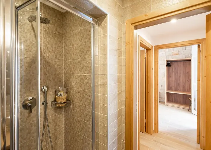 Medieval Poem Διαμέρισμα *