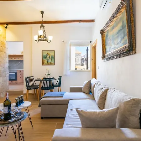 Medieval Poem Apartmán *