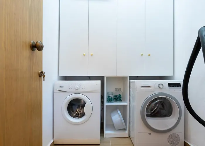 Lägenhet Medieval Poem *