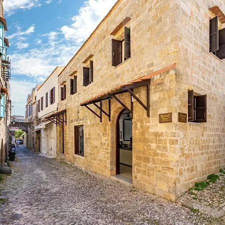 Apartament Medieval Poem *