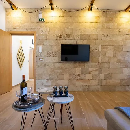 Medieval Poem Apartman