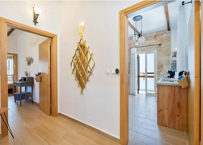 Apartamento Medieval Poem *