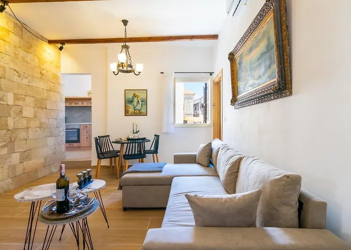 Medieval Poem Apartamento *