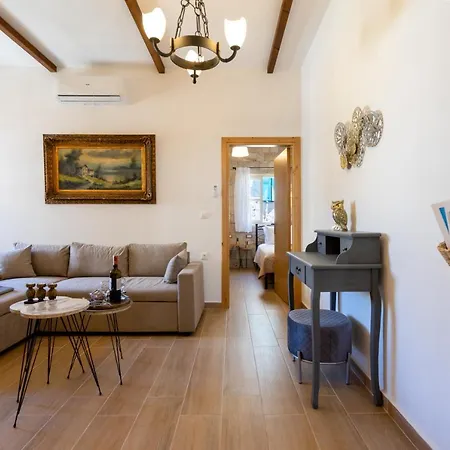 Medieval Poem 公寓