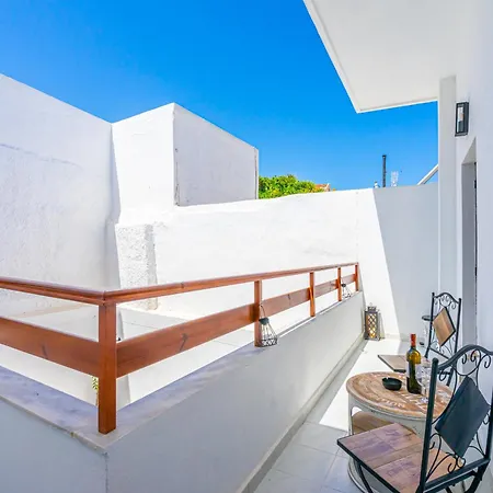 Medieval Poem 公寓 *