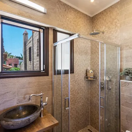 公寓 Medieval Poem *