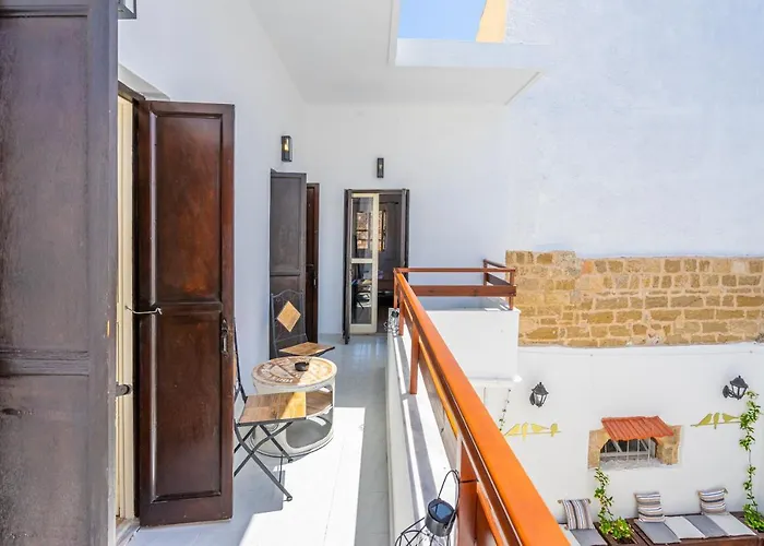 Medieval Poem Appartement