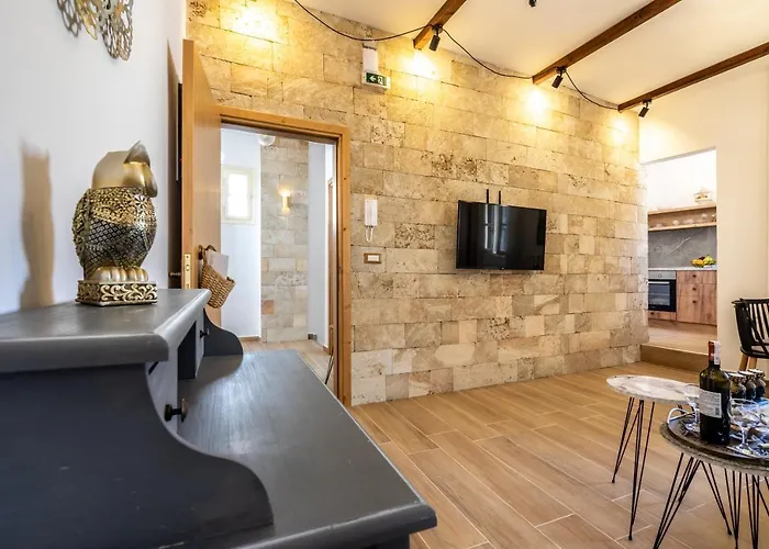 Appartement Medieval Poem *