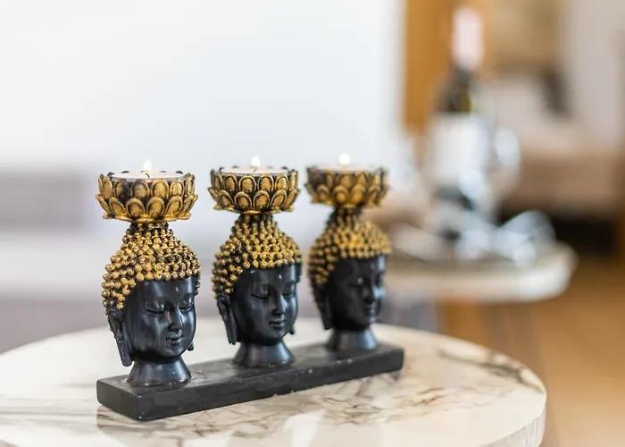 Medieval Poem Appartement *